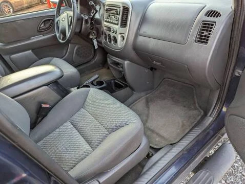 2004 Ford Escape - Image 10 of 10