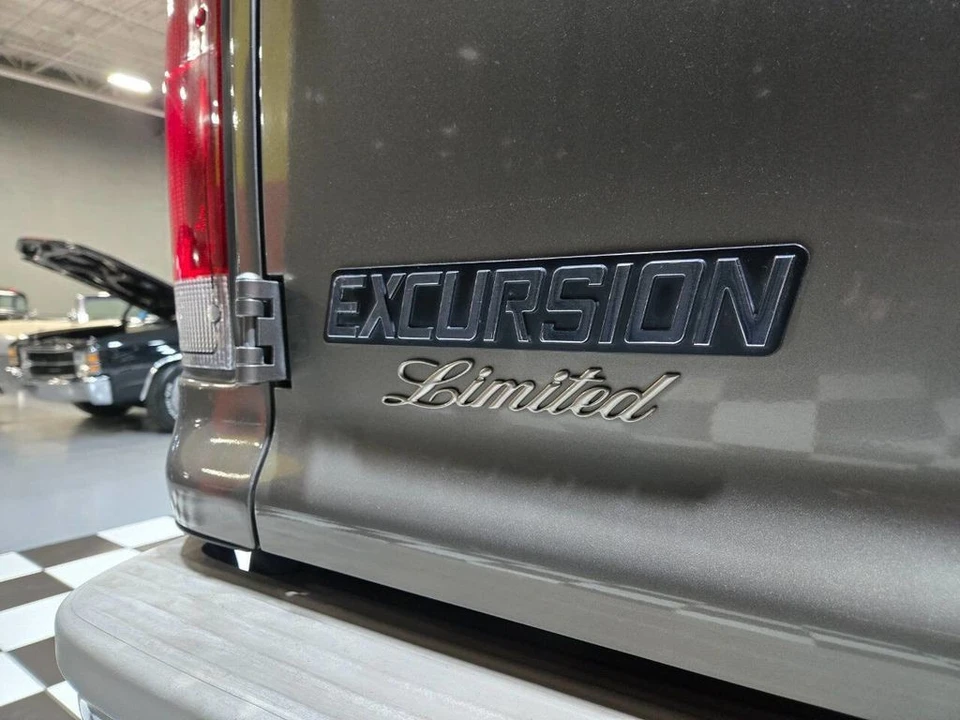 2004 Ford Excursion - Image 6 of 12