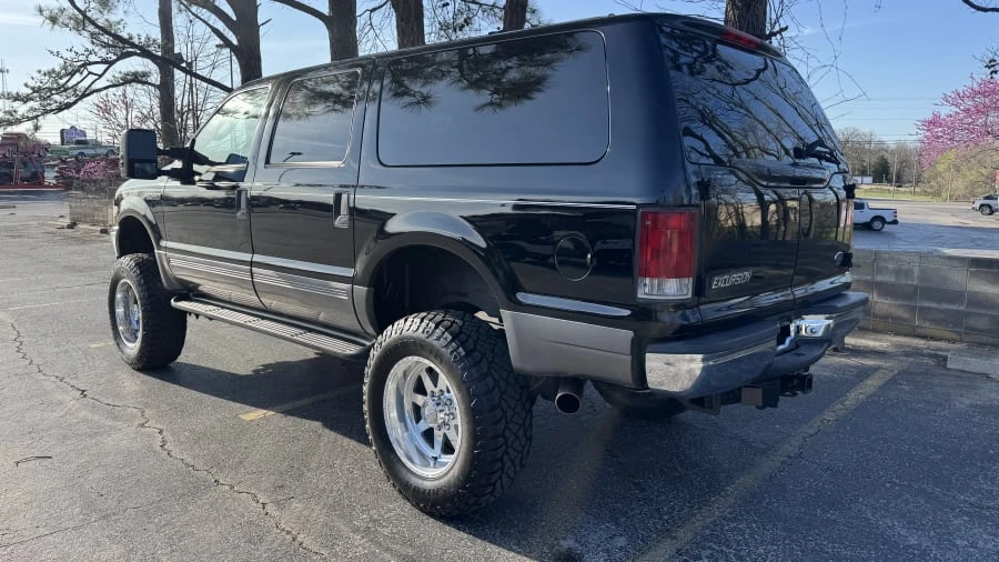 2004 Ford Excursion - Image 2 of 7