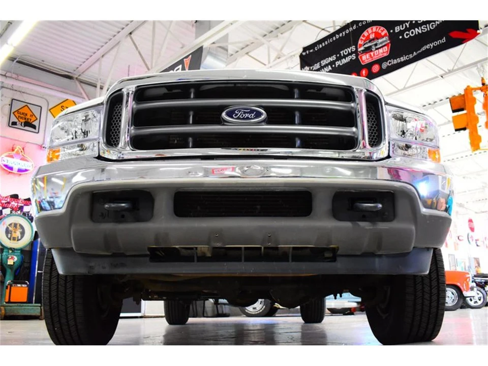 2004 Ford Excursion - Image 23 of 31