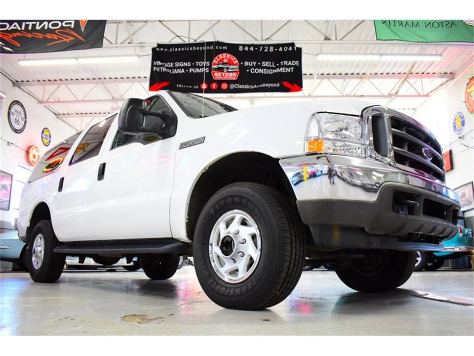 2004 Ford Excursion - Image 2 of 31