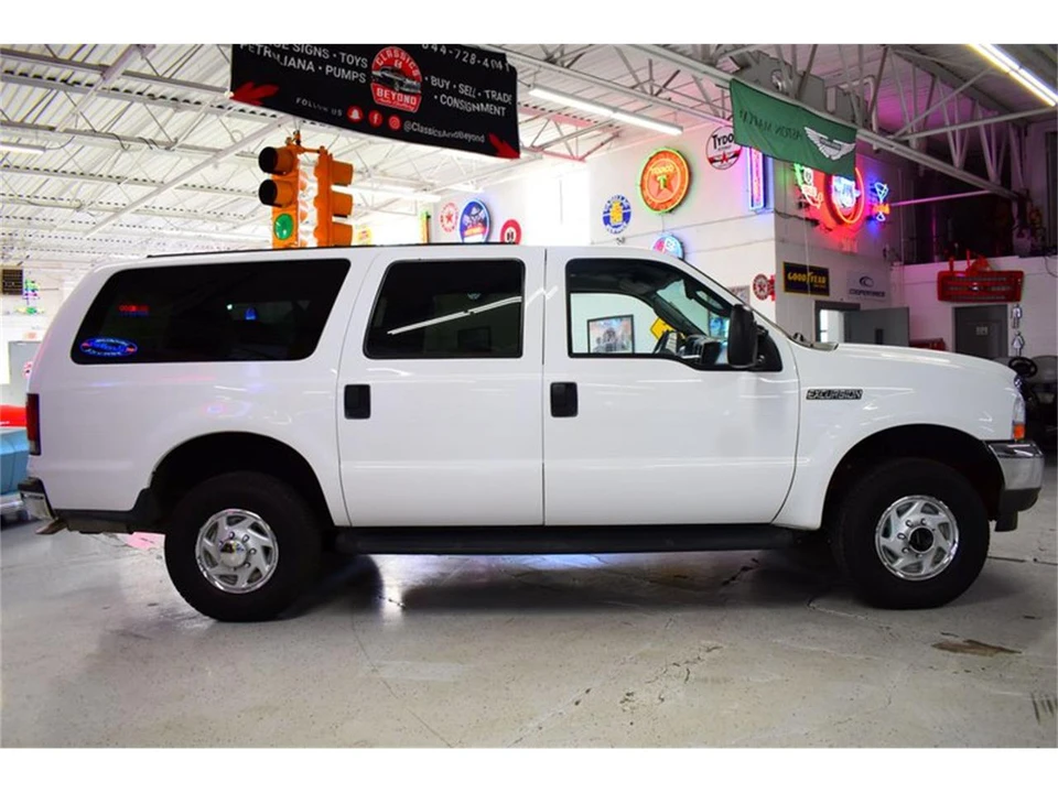2004 Ford Excursion - Image 3 of 31