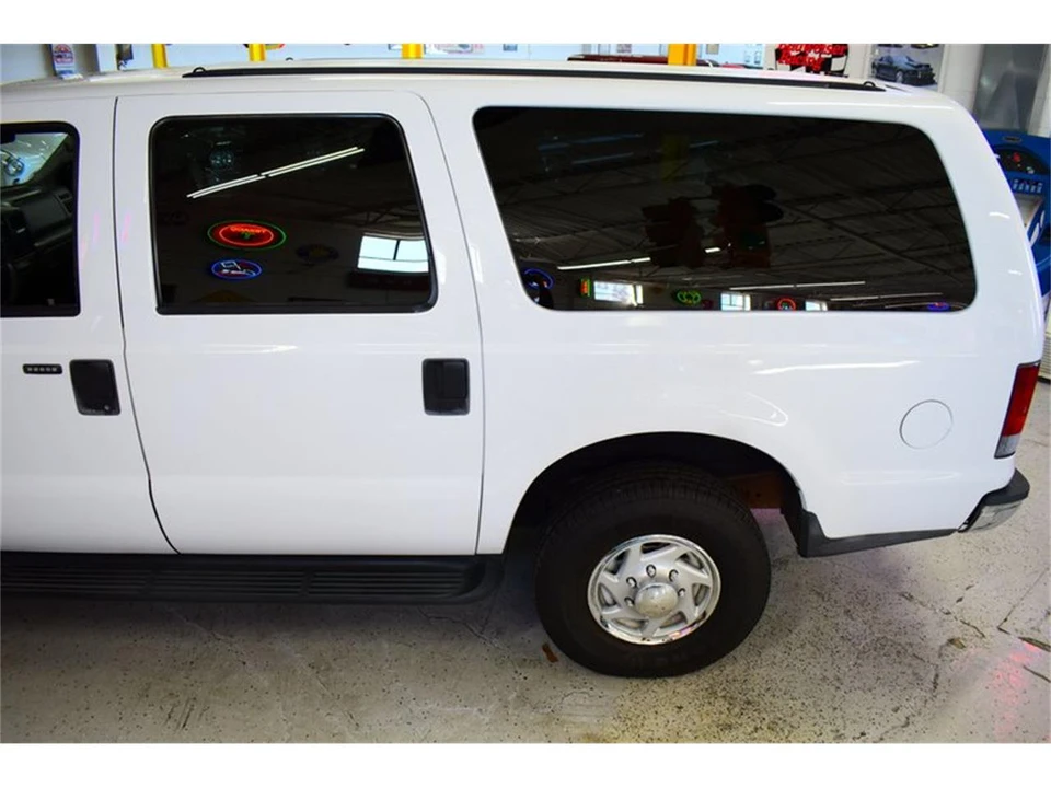2004 Ford Excursion - Image 15 of 31