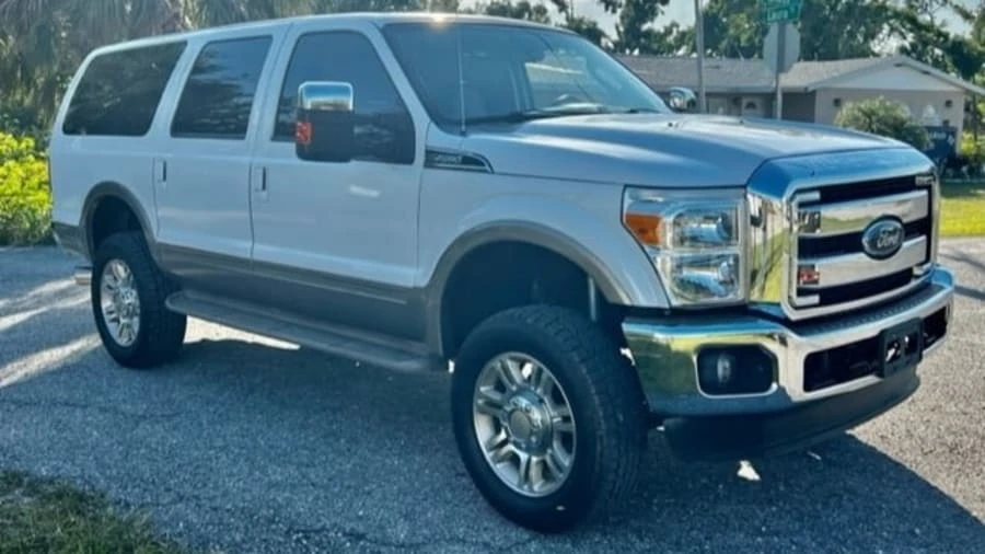 2004 Ford Excursion - Image 3 of 14