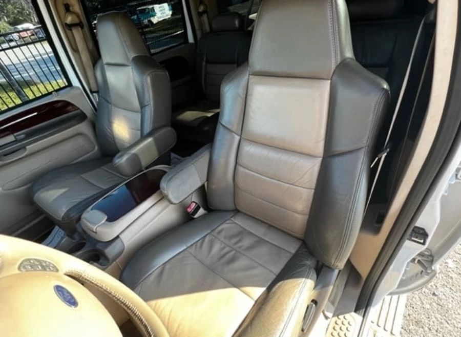 2004 Ford Excursion - Image 11 of 14