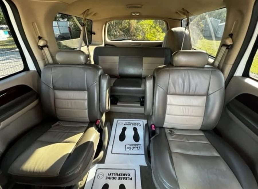 2004 Ford Excursion - Image 7 of 14
