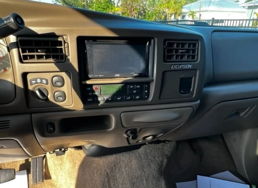 2004 Ford Excursion - Image 10 of 14