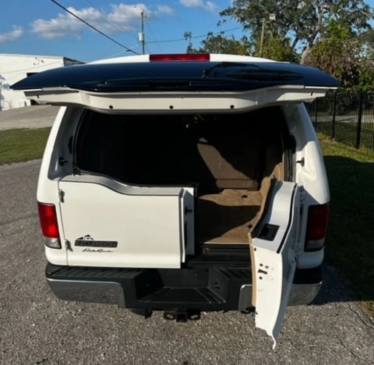 2004 Ford Excursion - Image 4 of 14
