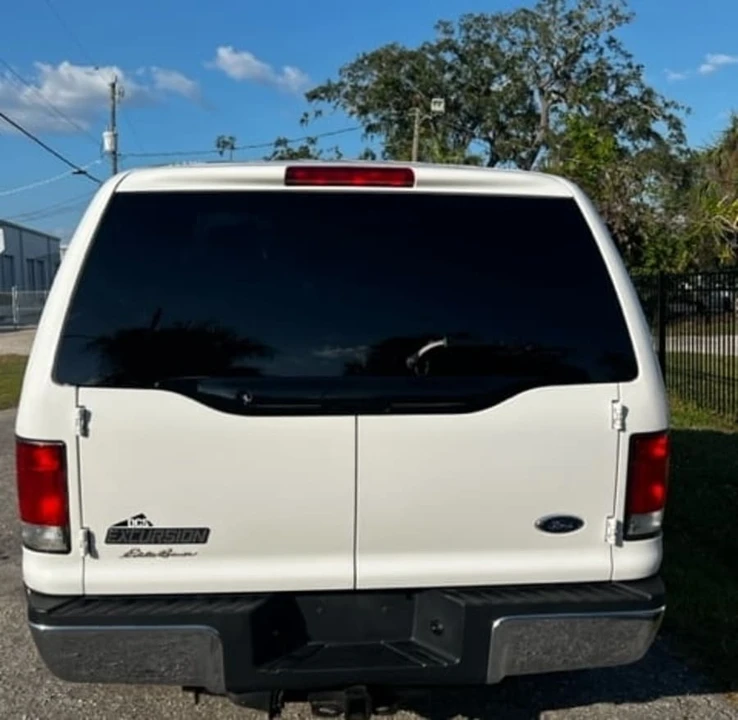 2004 Ford Excursion - Image 6 of 14