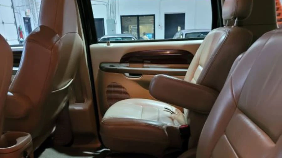 2004 Ford Excursion - Image 8 of 10