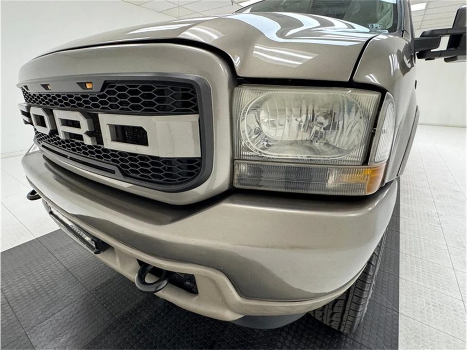 2004 Ford Excursion - Image 10 of 31
