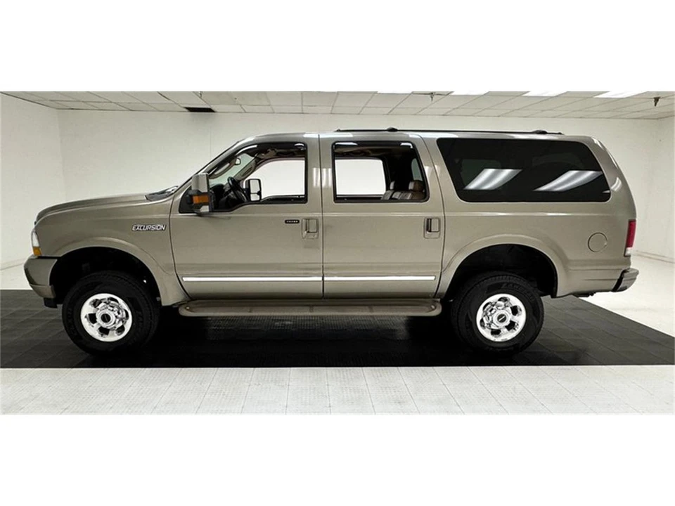 2004 Ford Excursion - Image 2 of 31