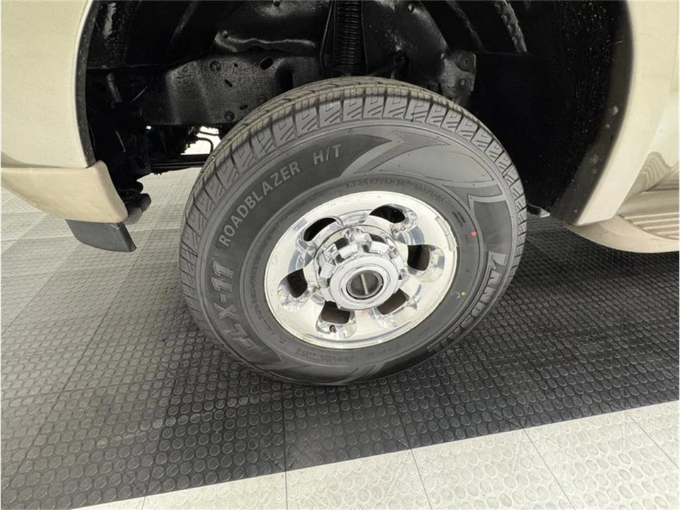 2004 Ford Excursion - Image 11 of 31
