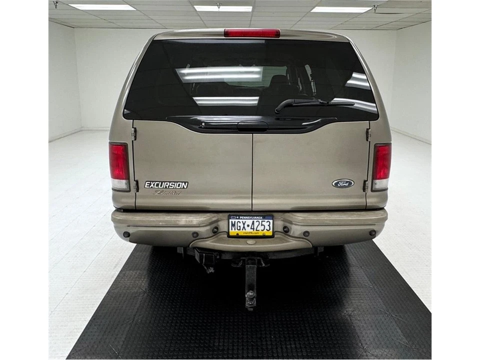 2004 Ford Excursion - Image 4 of 31