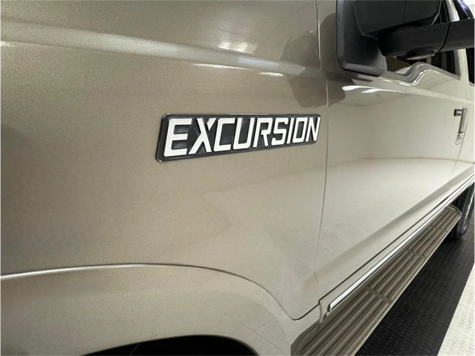 2004 Ford Excursion - Image 12 of 31