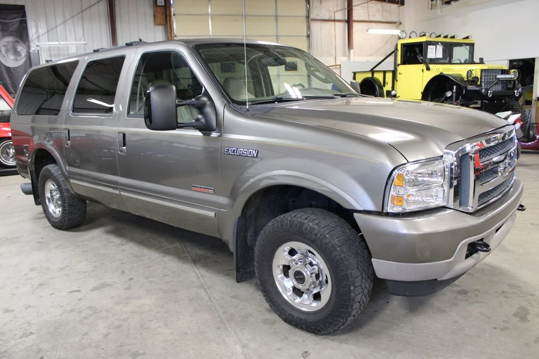 2004 Ford Excursion - Image 8 of 21