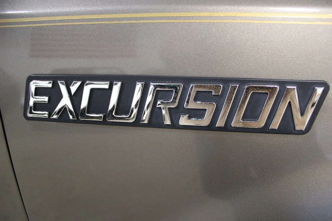 2004 Ford Excursion - Image 15 of 21