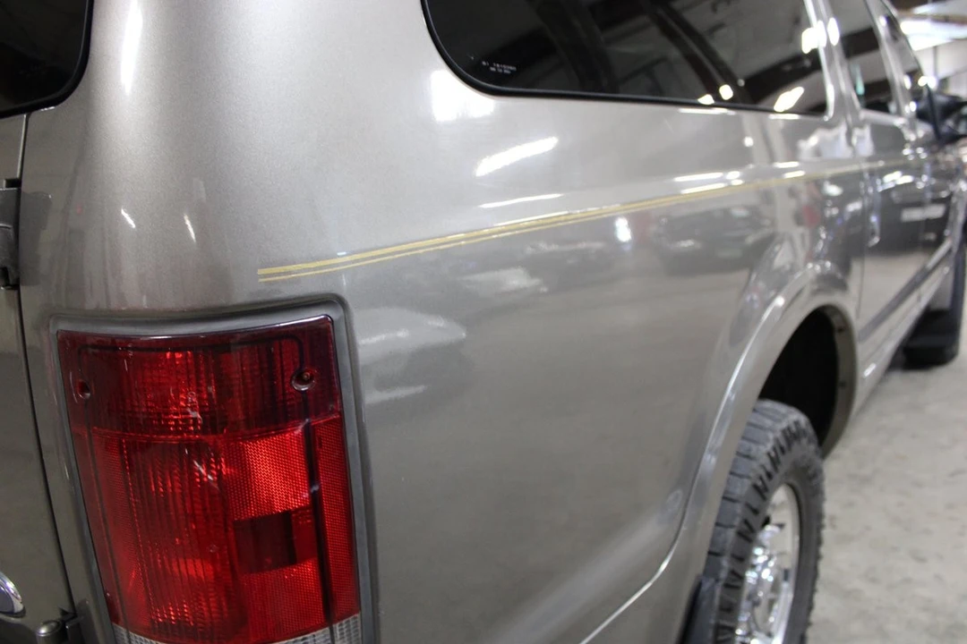 2004 Ford Excursion - Image 13 of 21