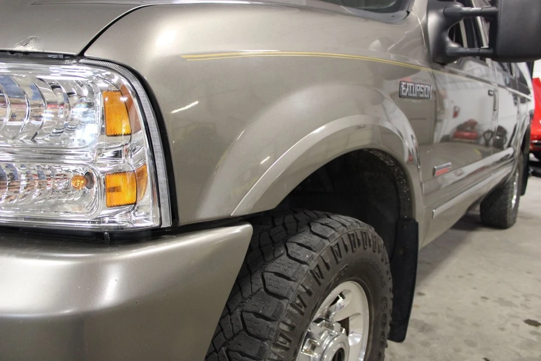 2004 Ford Excursion - Image 11 of 21