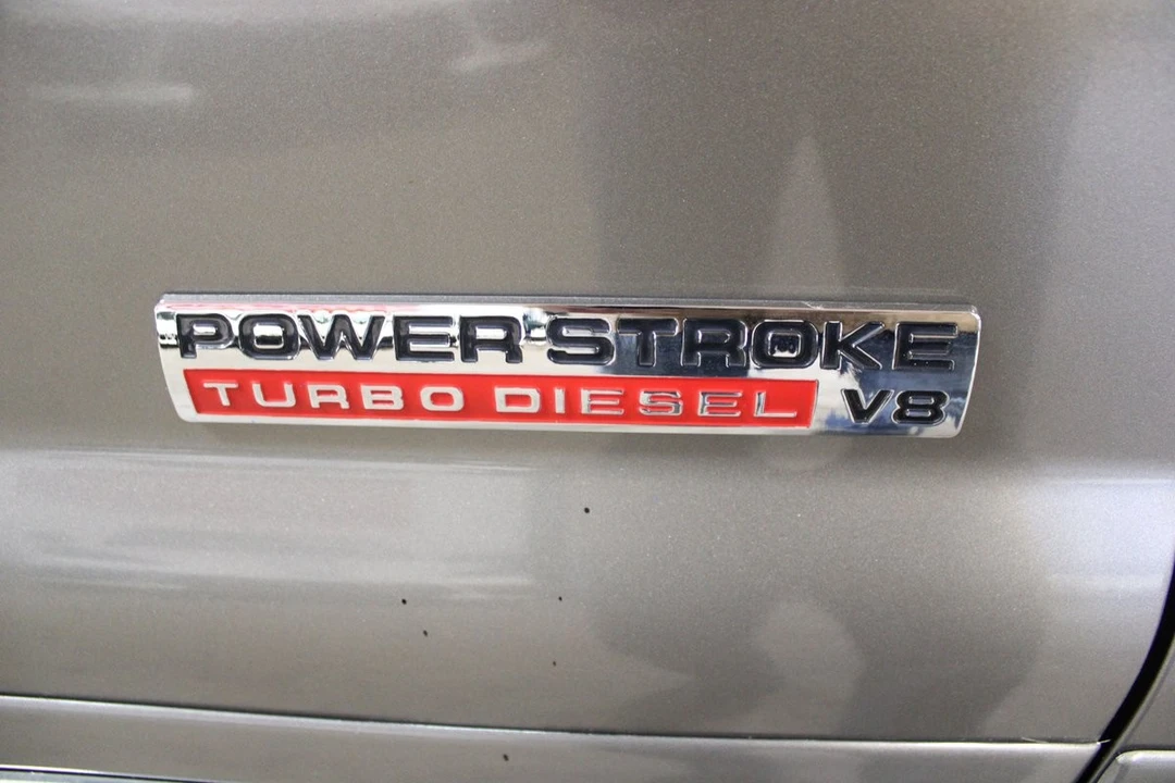 2004 Ford Excursion - Image 16 of 21