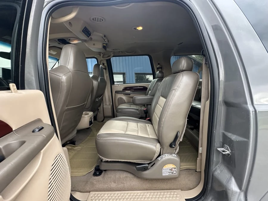 2004 Ford Excursion - Image 13 of 14
