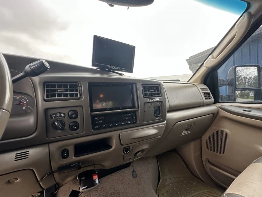 2004 Ford Excursion - Image 10 of 14