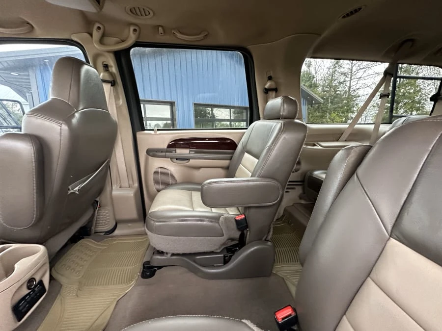 2004 Ford Excursion - Image 12 of 14