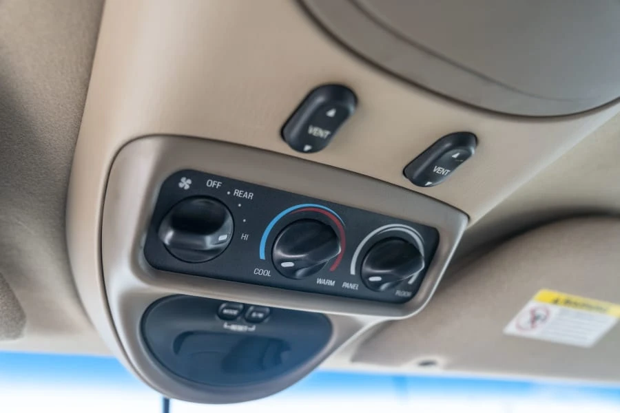 2004 Ford Excursion - Image 20 of 28