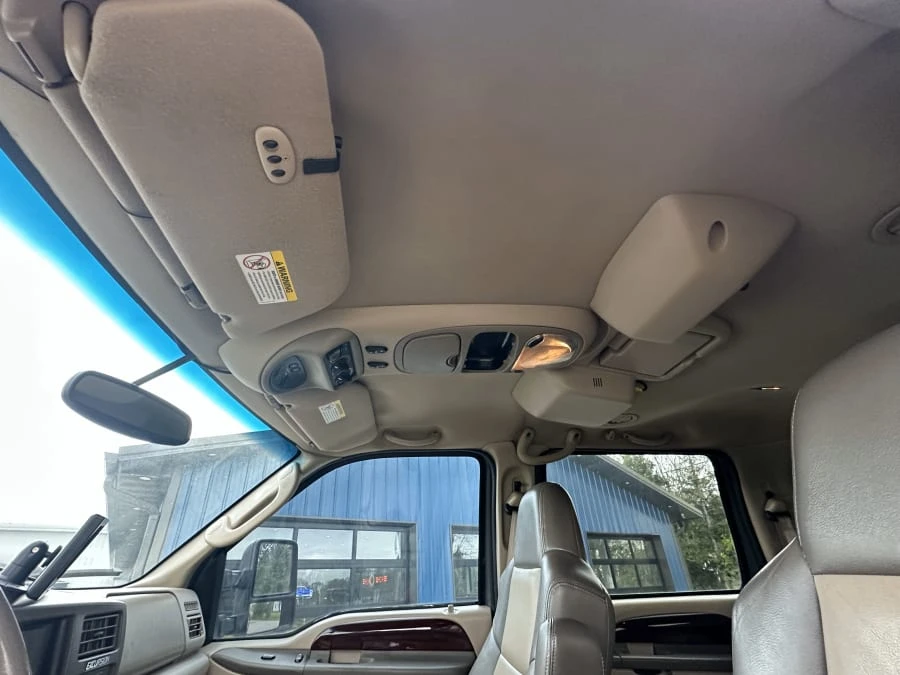 2004 Ford Excursion - Image 9 of 14