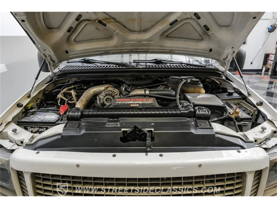2004 Ford Excursion - Image 3 of 31