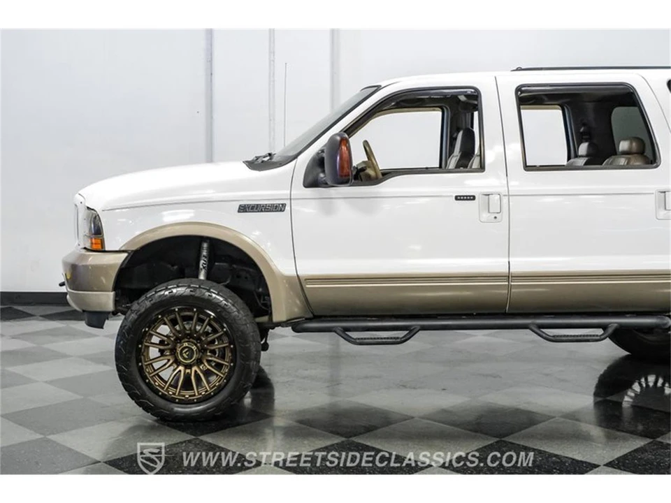 2004 Ford Excursion - Image 23 of 31