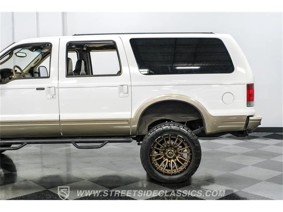 2004 Ford Excursion - Image 24 of 31