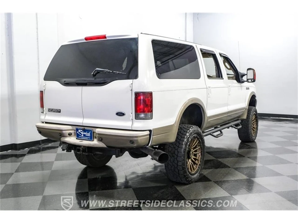 2004 Ford Excursion - Image 25 of 31