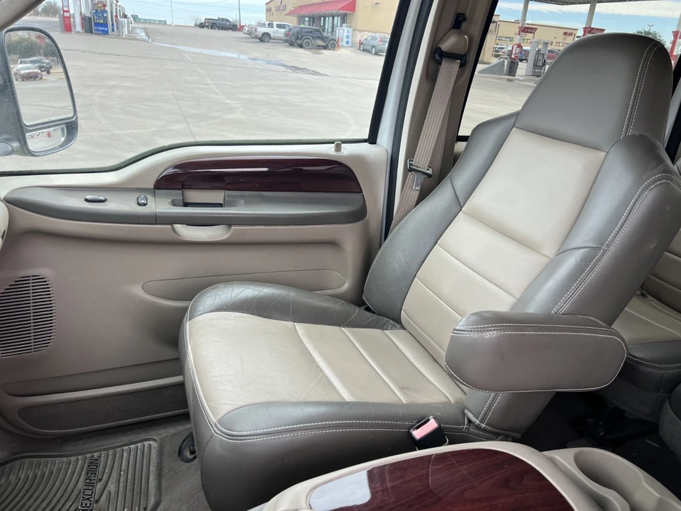 2004 Ford Excursion - Image 3 of 6