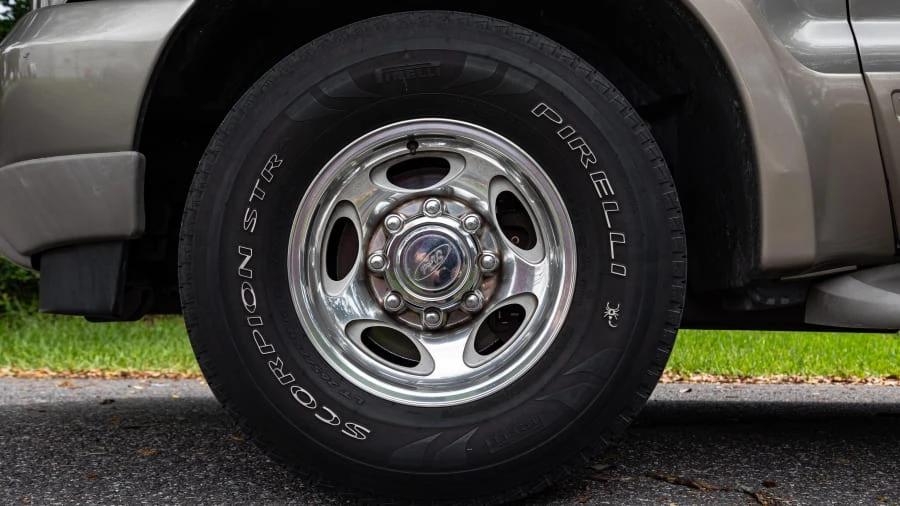 2004 Ford Excursion - Image 9 of 27