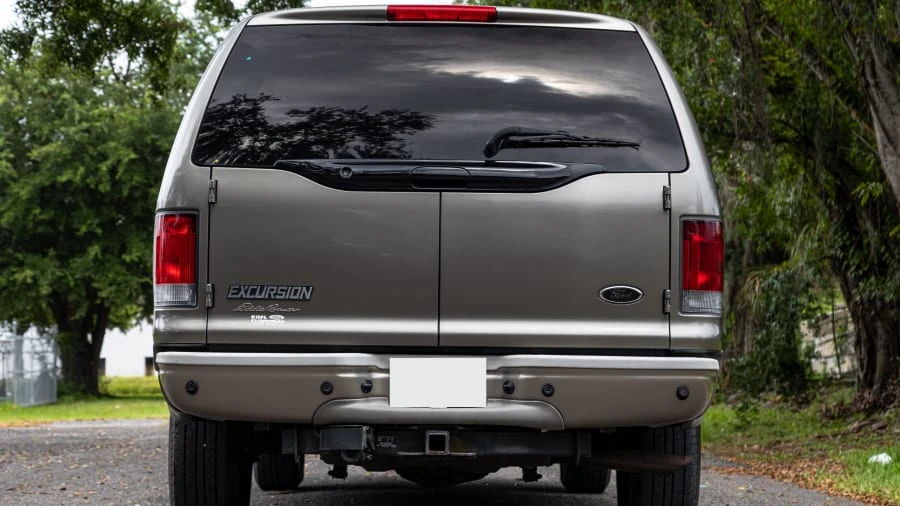 2004 Ford Excursion - Image 24 of 27