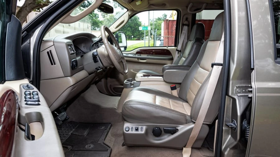 2004 Ford Excursion - Image 3 of 27