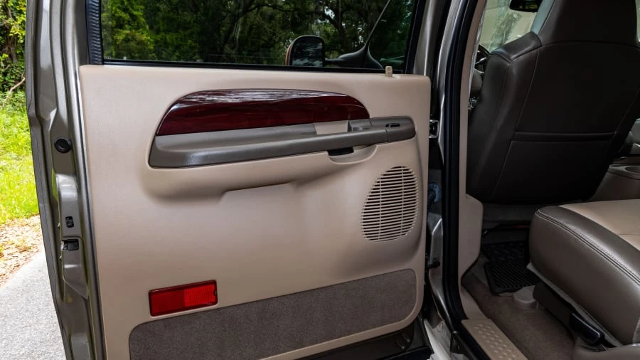 2004 Ford Excursion - Image 12 of 27