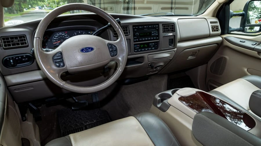 2004 Ford Excursion - Image 15 of 27