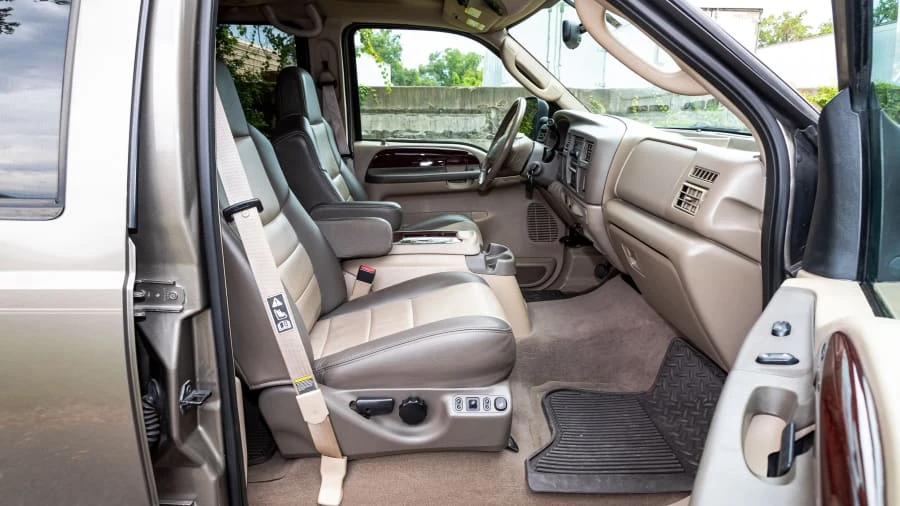 2004 Ford Excursion - Image 6 of 27