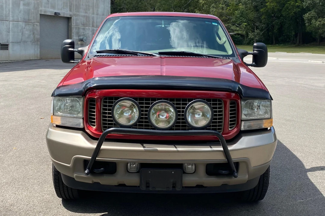 2004 Ford Excursion - Image 2 of 31