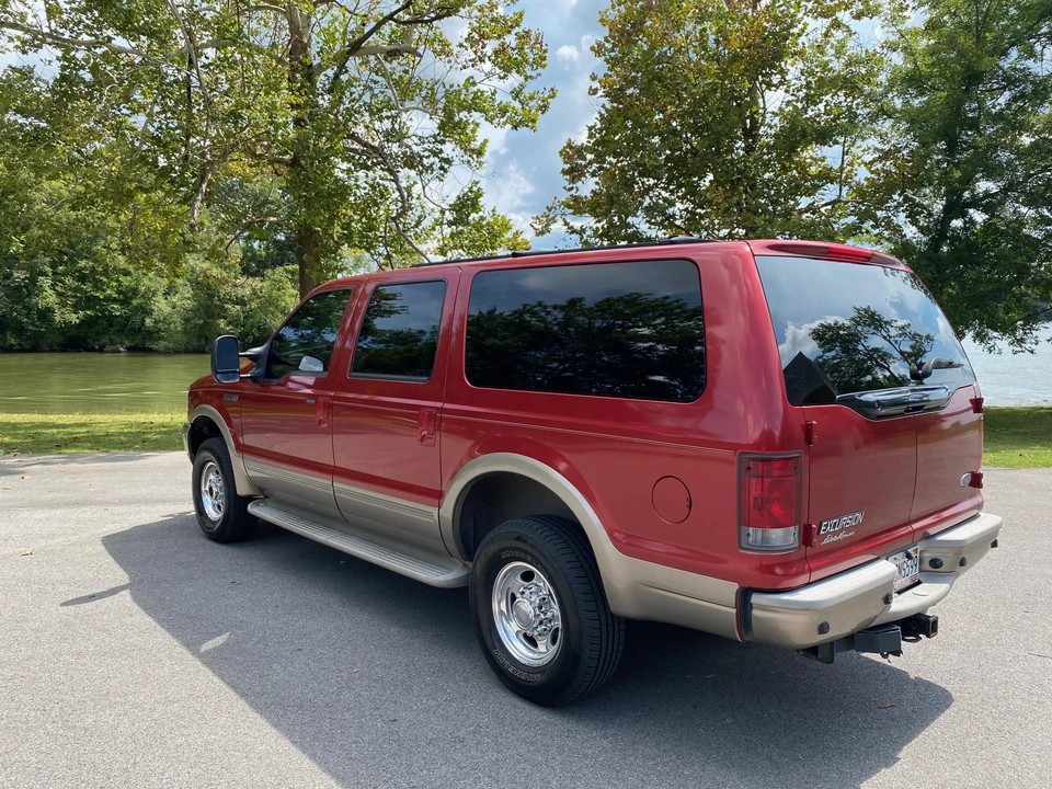 2004 Ford Excursion - Image 11 of 31