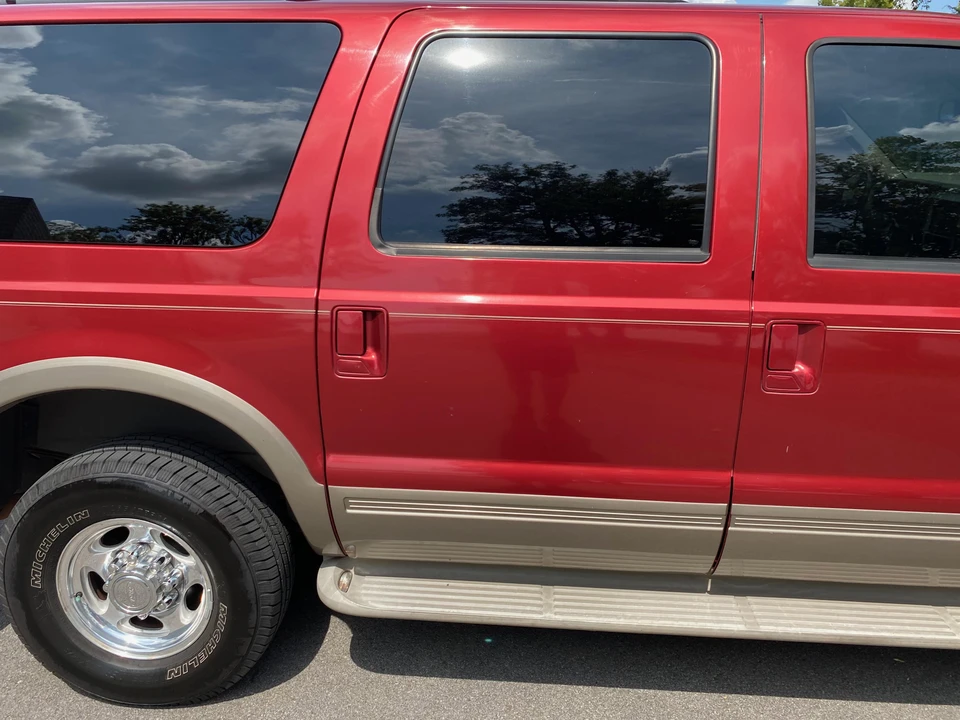 2004 Ford Excursion - Image 28 of 31