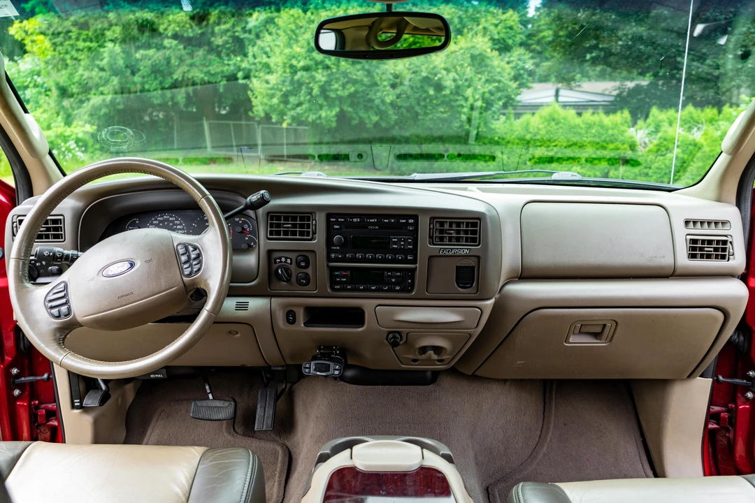 2004 Ford Excursion - Image 25 of 31