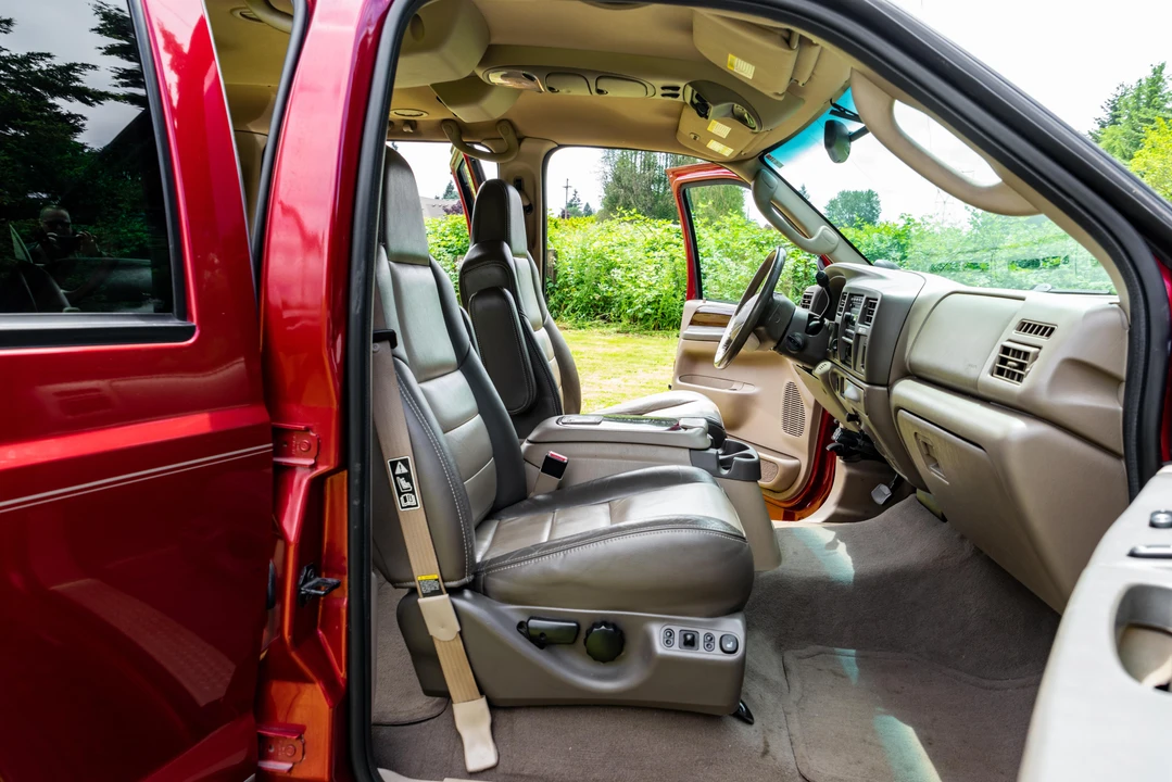 2004 Ford Excursion - Image 31 of 31