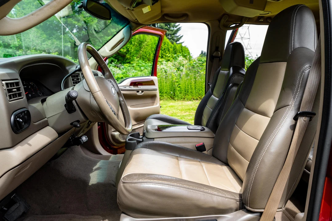 2004 Ford Excursion - Image 26 of 31