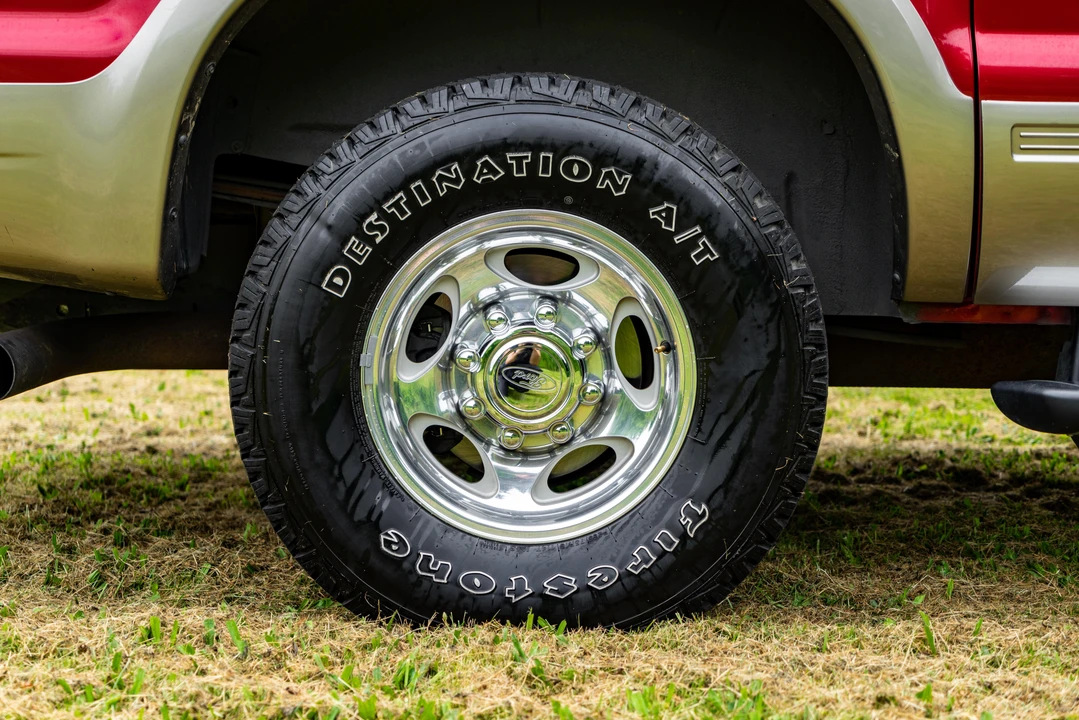 2004 Ford Excursion - Image 23 of 31
