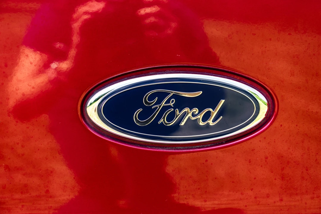 2004 Ford Excursion - Image 19 of 31