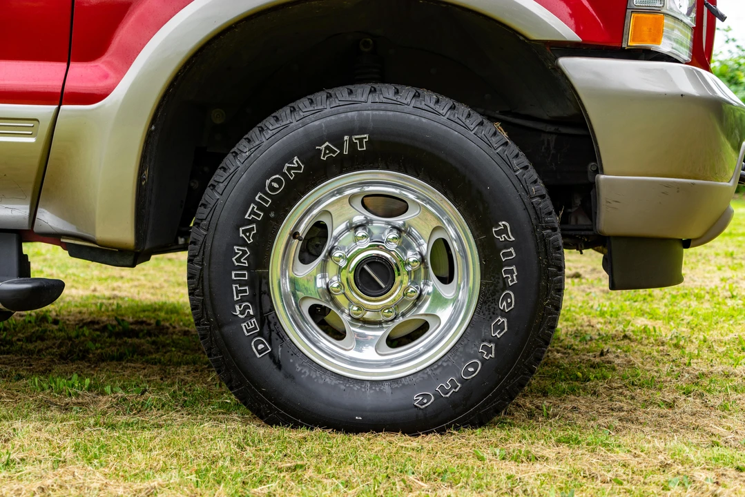 2004 Ford Excursion - Image 24 of 31