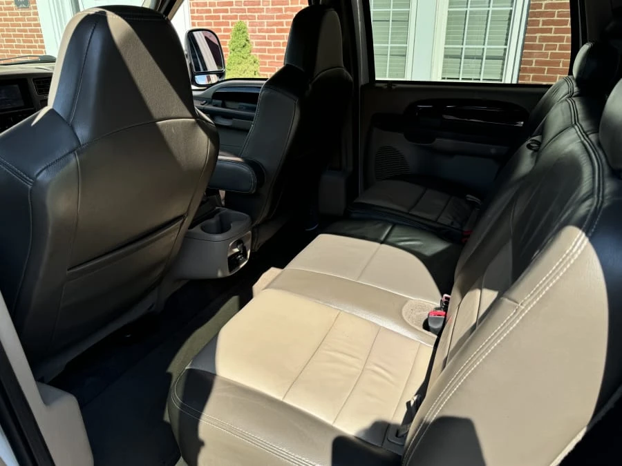 2004 Ford Excursion - Image 5 of 10